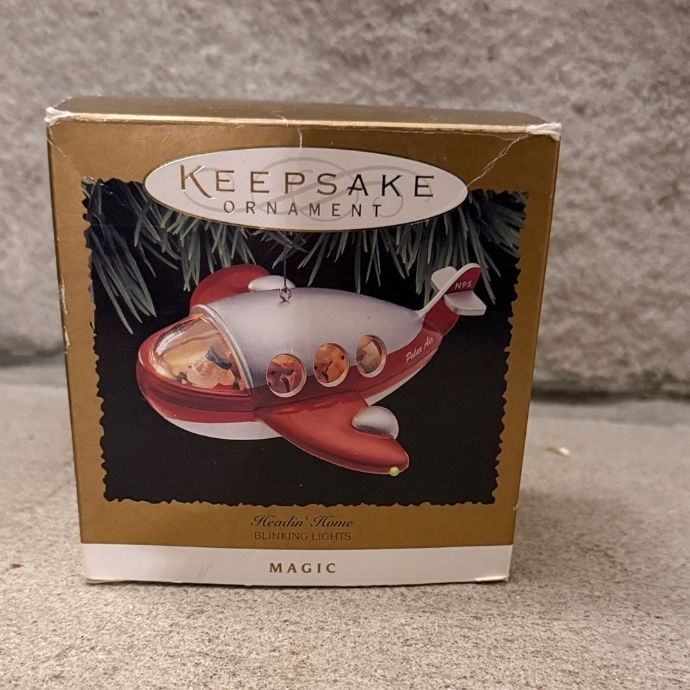 1995 Hallmark MAGIC Blinking Lights Keepsake Ornament Santa's Plane Headin’ Home